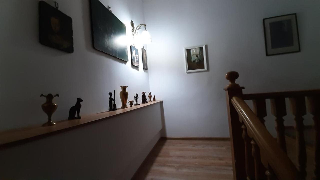 Victoria Guesthouse Kutaisi Bagian luar foto