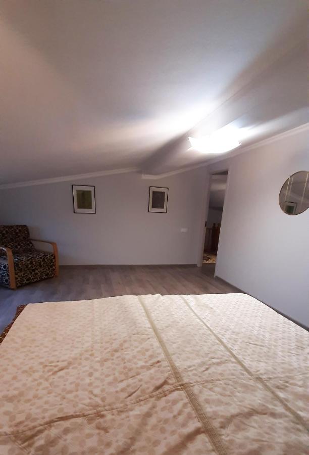 Victoria Guesthouse Kutaisi Bagian luar foto