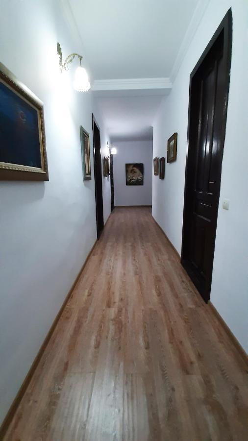 Victoria Guesthouse Kutaisi Bagian luar foto
